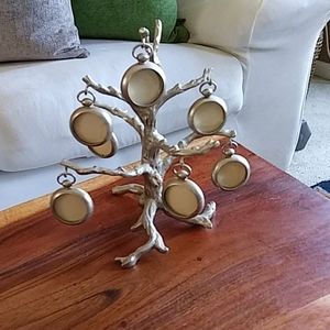 Adorable Photo Tree !!